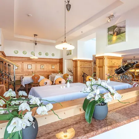 Отель Kaiserhof Kitzbuehel, 4 Sterne Superior Кицбюэль