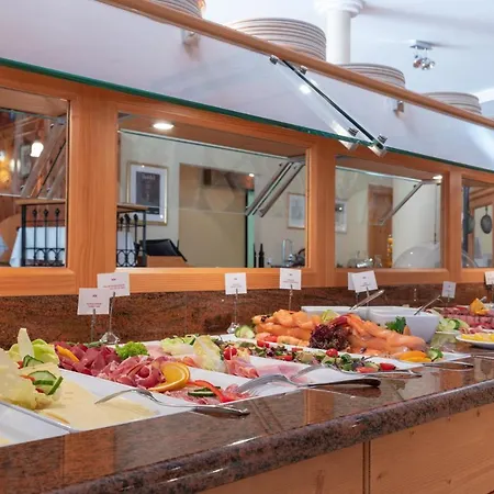 Hotel Kaiserhof Kitzbuehel, 4 Sterne Superior 4*