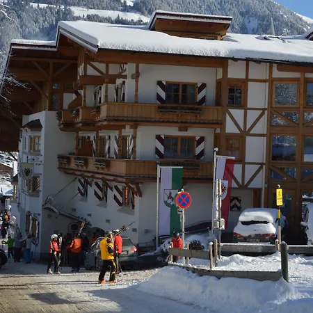 호텔 Kaiserhof Kitzbuehel, 4 Sterne Superior 4*